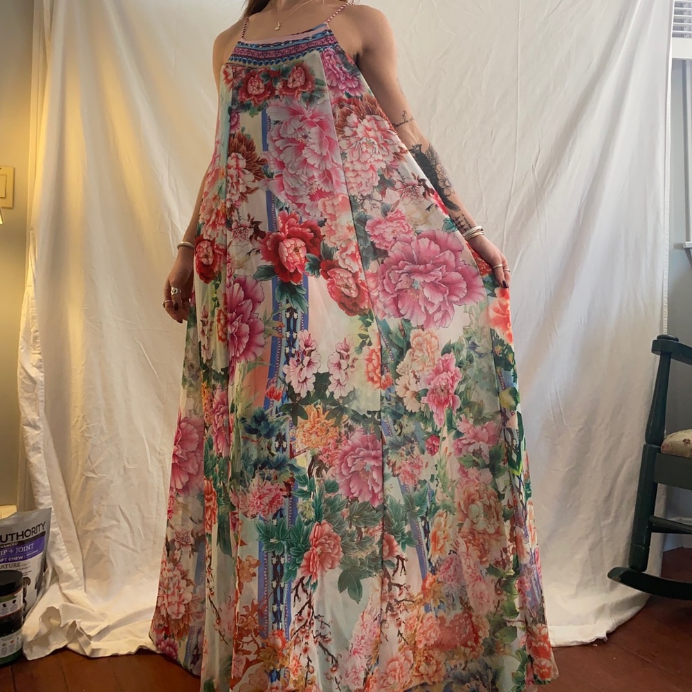 Floral spaghetti strap maxi dress